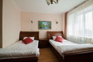 Отель Azat Hotel Нур-Султан Стандартный двухместный номер с 2 отдельными кроватями-4